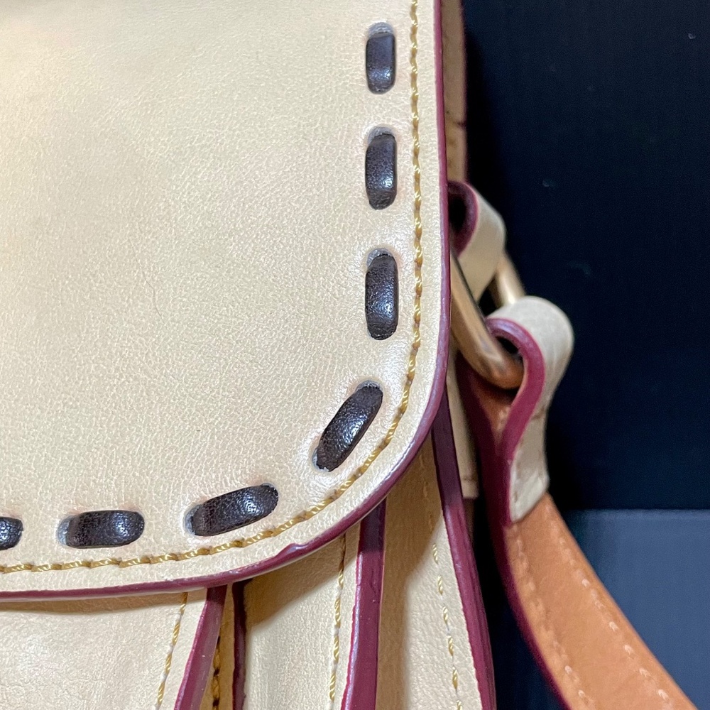 Vintage Dooney & Bourke Florentine Leather Cream Crossbody Binocular Purse - Picture 13 of 16